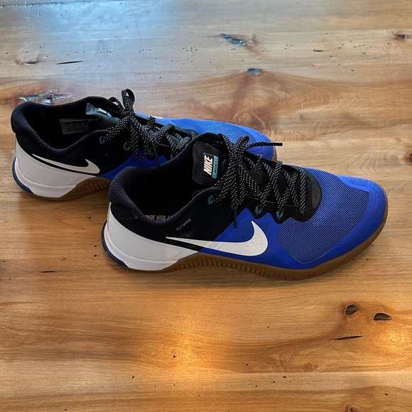 Nike Men's Metcon 2 Royal Blue and Black Sneakers - Picture 3 of 5